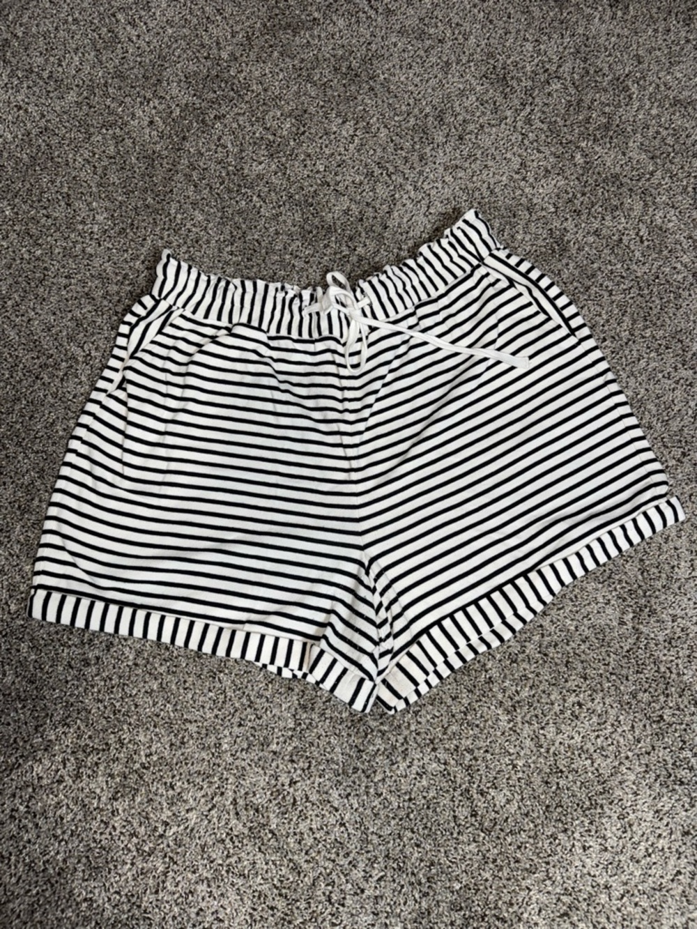 Vince Camuto stripped Shorts